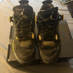 Jordan  4 yellow thunders 