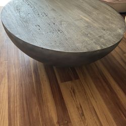 Round Dining Table 