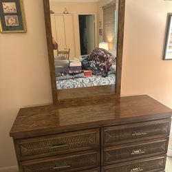 Dresser With Mirror