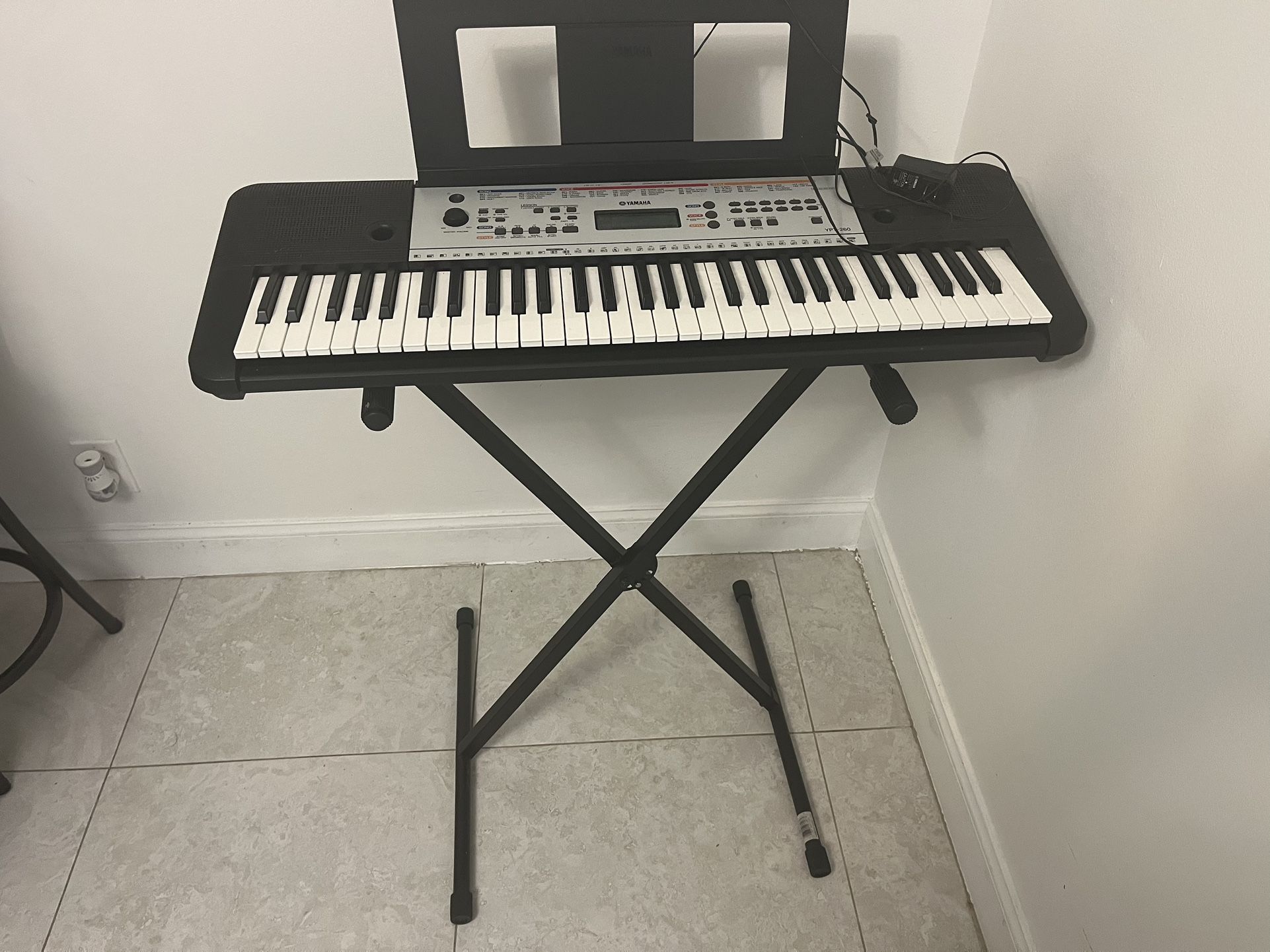 Yamaha YPT - 260 With Stand