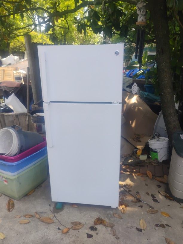 GE Fridge