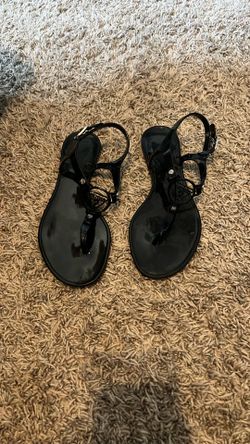 Woman’s guess shoes