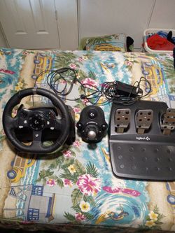 Logitech G920 Driving Force Racing Wheel