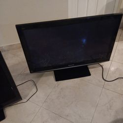 Panasonic t v forty five inch