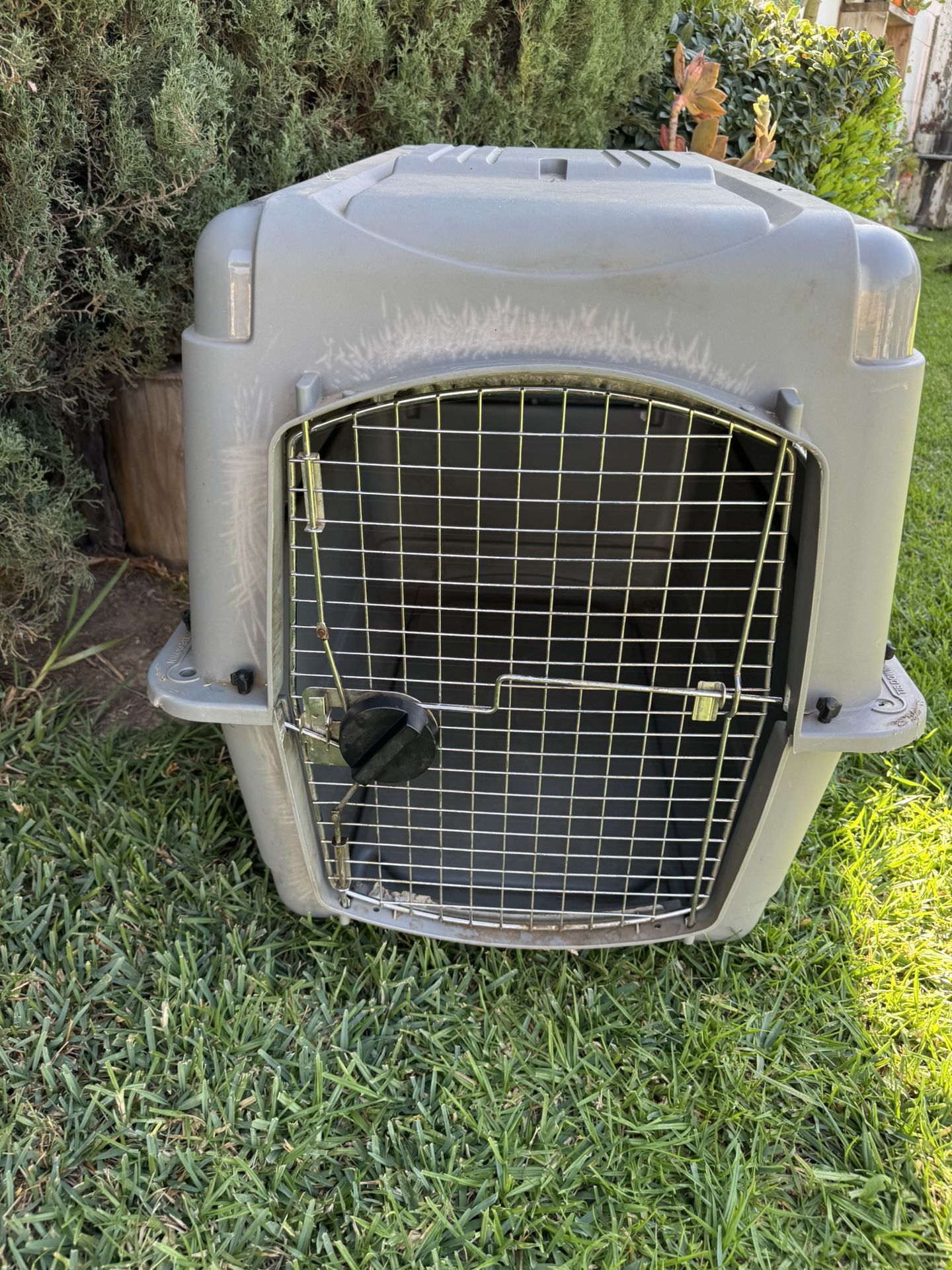 XL Petmate Sky Dog Kennel, 40" L X 27" W X 30" H Petmate