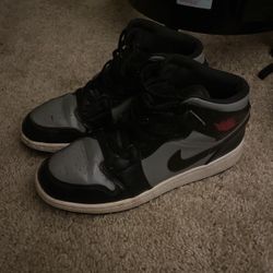 Jordan 1 Mid Shadow Red