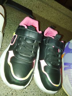 Girls Shoes Size 3.5 BRAND NEW