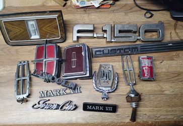 Ford hood ornament & emblems