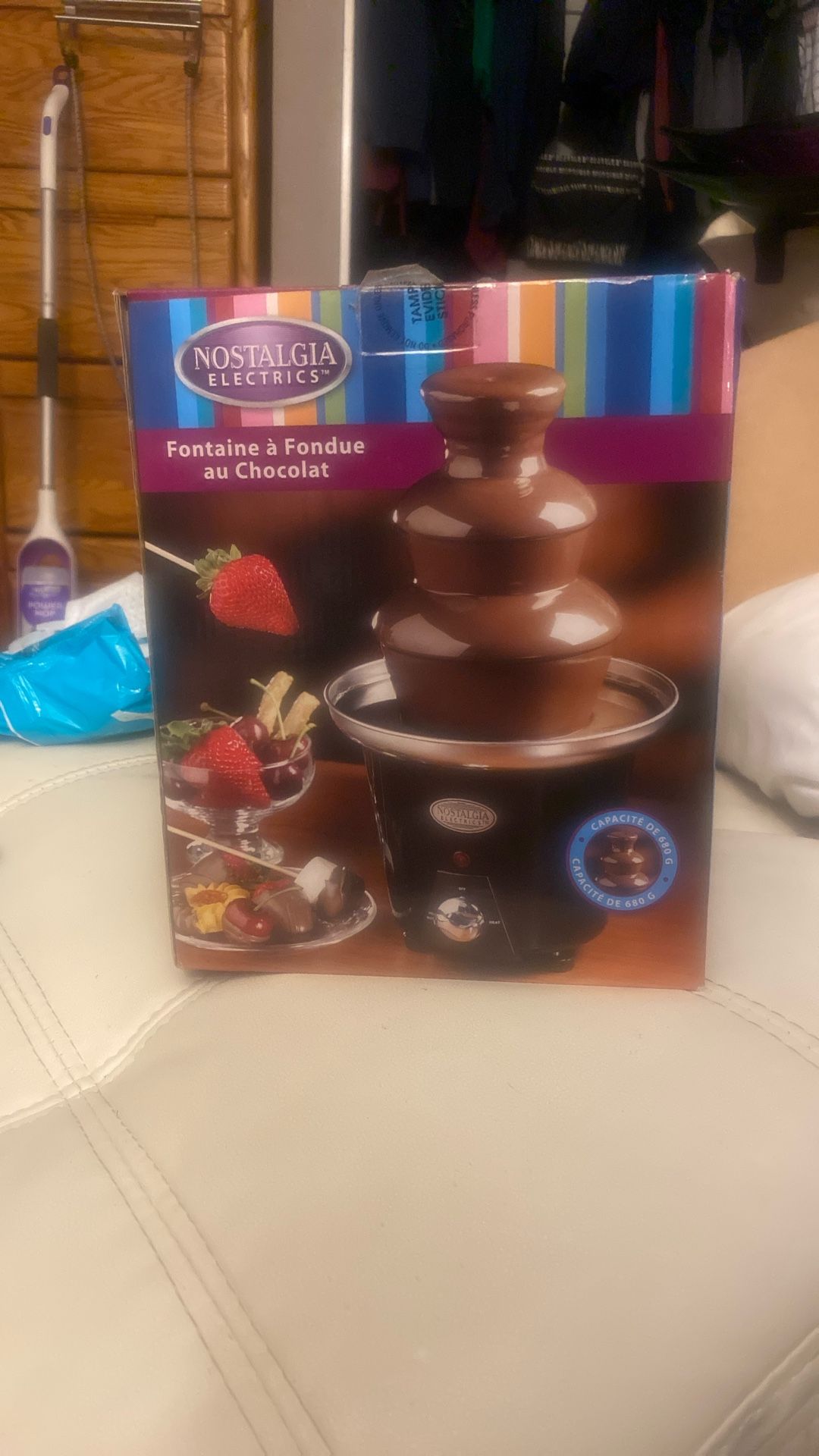 Chocolate Lovers! Chocolate Fondue Fountain