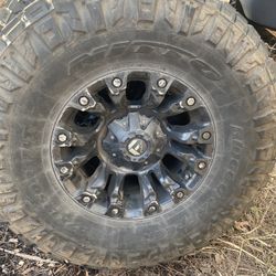 37” Nittos On Jeep Wheels