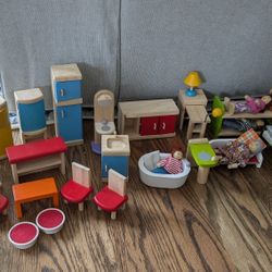 Adorable Wooden Dolls House Items