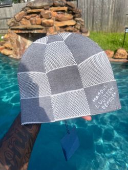 GREY LV BEANIE GREY ON GREY