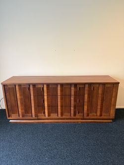 Luxury Vintage Wooden Queen Bedroom Furniture Set