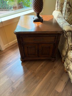 Tommy Bahama End Table