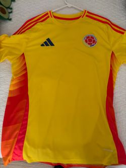 Colombia National Soccer/Futbol Team Jersey - Yellow