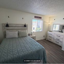 Ashley Furniture-Cambeck Series - Queen Bed Set