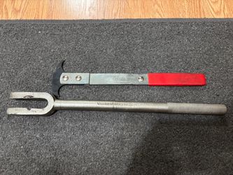 Seal puller and tie rod separator