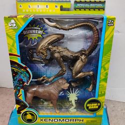 Lanard Alien Collection Special Edition Glow in the Dark Xenomorph Runner action figure set.