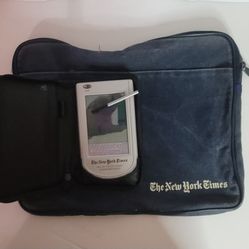 NEW YORK TIMES: Deluxe Touch Screen Puzzle Game /  14x10 Denim Laptop Case Bag