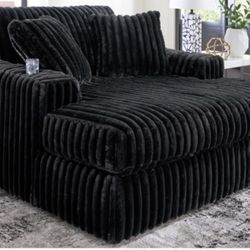 New Black Or White Oversized Chaise Chair Sofa Couch With USB Ports And Cup Holders 