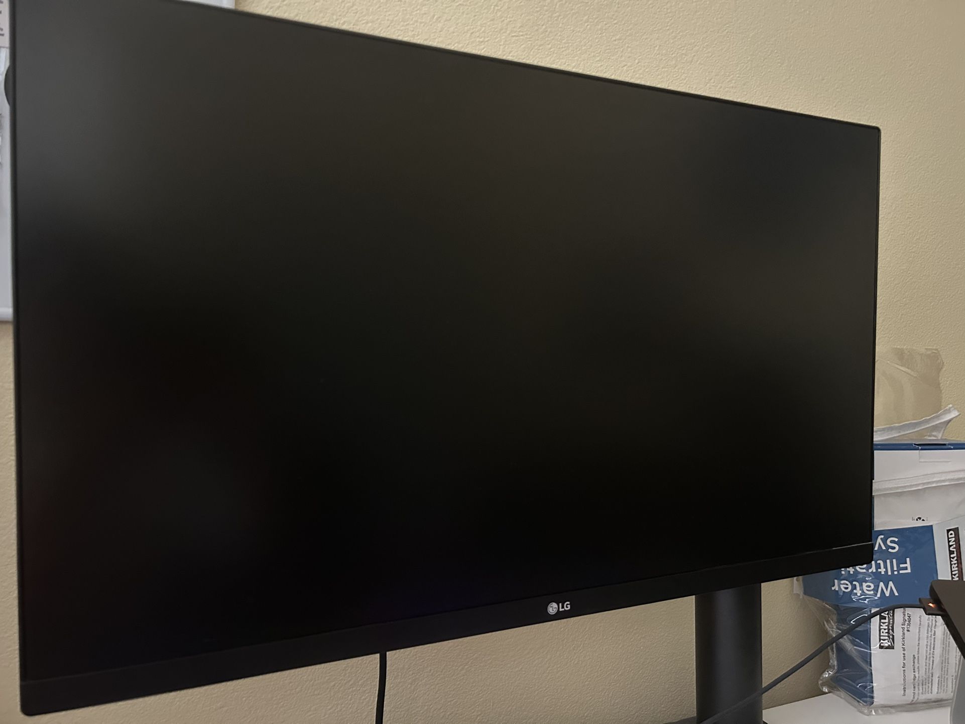 LG 27” QHD Ergo IPS Monitor