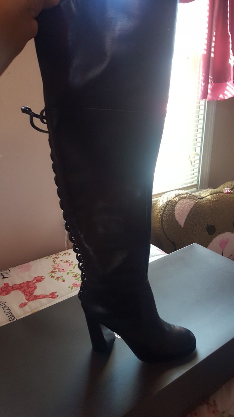 Vince camuto boots!! Women size 6.5