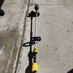 Dewalt Battery Operated Trimmer 13” (tool Only) Works But Intermittently Come Test It Out Only $25!!!!!!