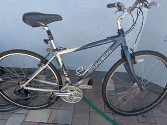 Trek Multitrack 7000 mountain bike