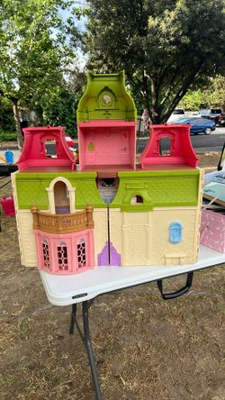 Fisher Price Doll House