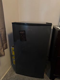 Midea Mini Fridge 3.3 cubic Feet