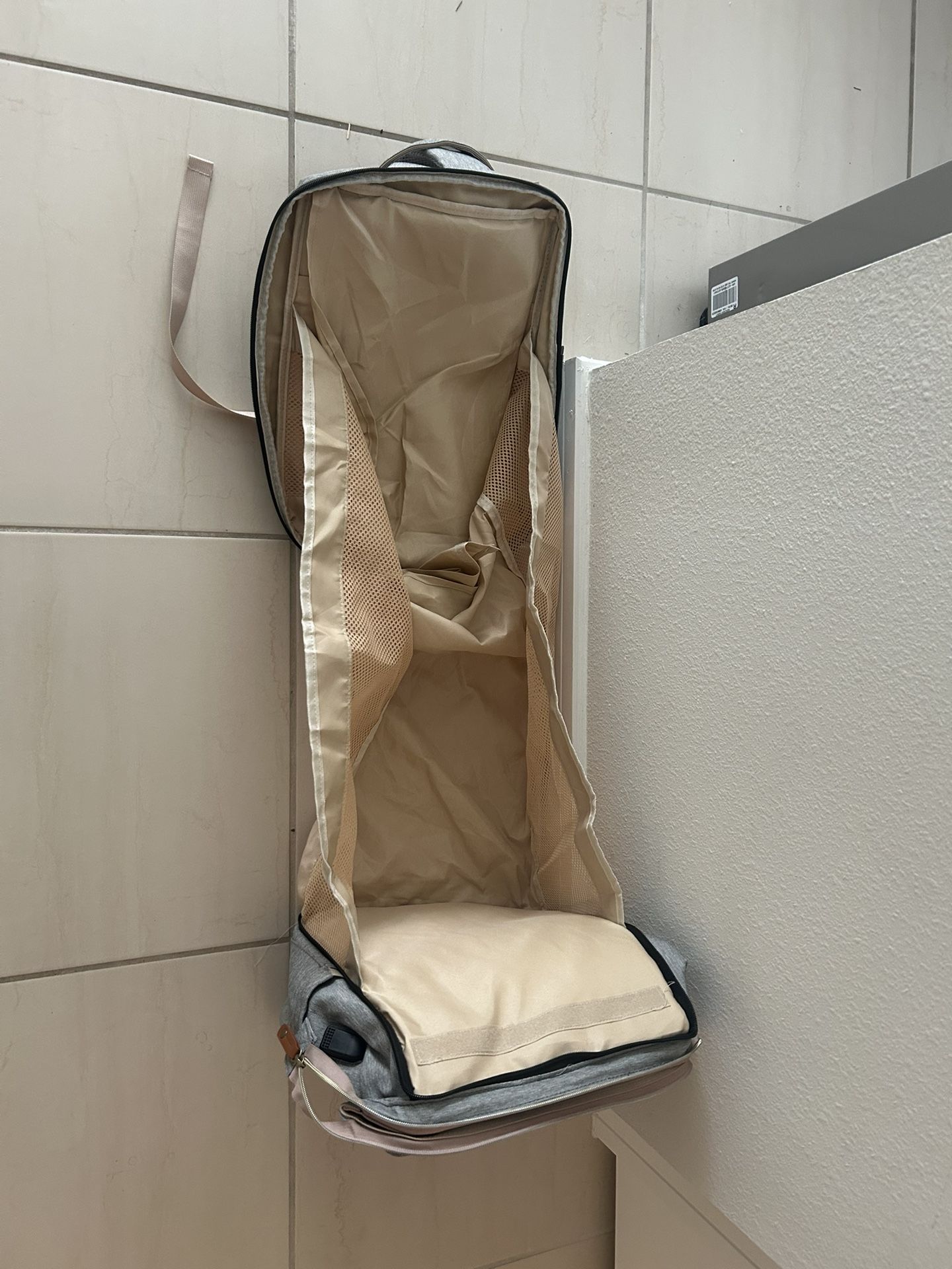 Diaper Bag that covers to changing pad
