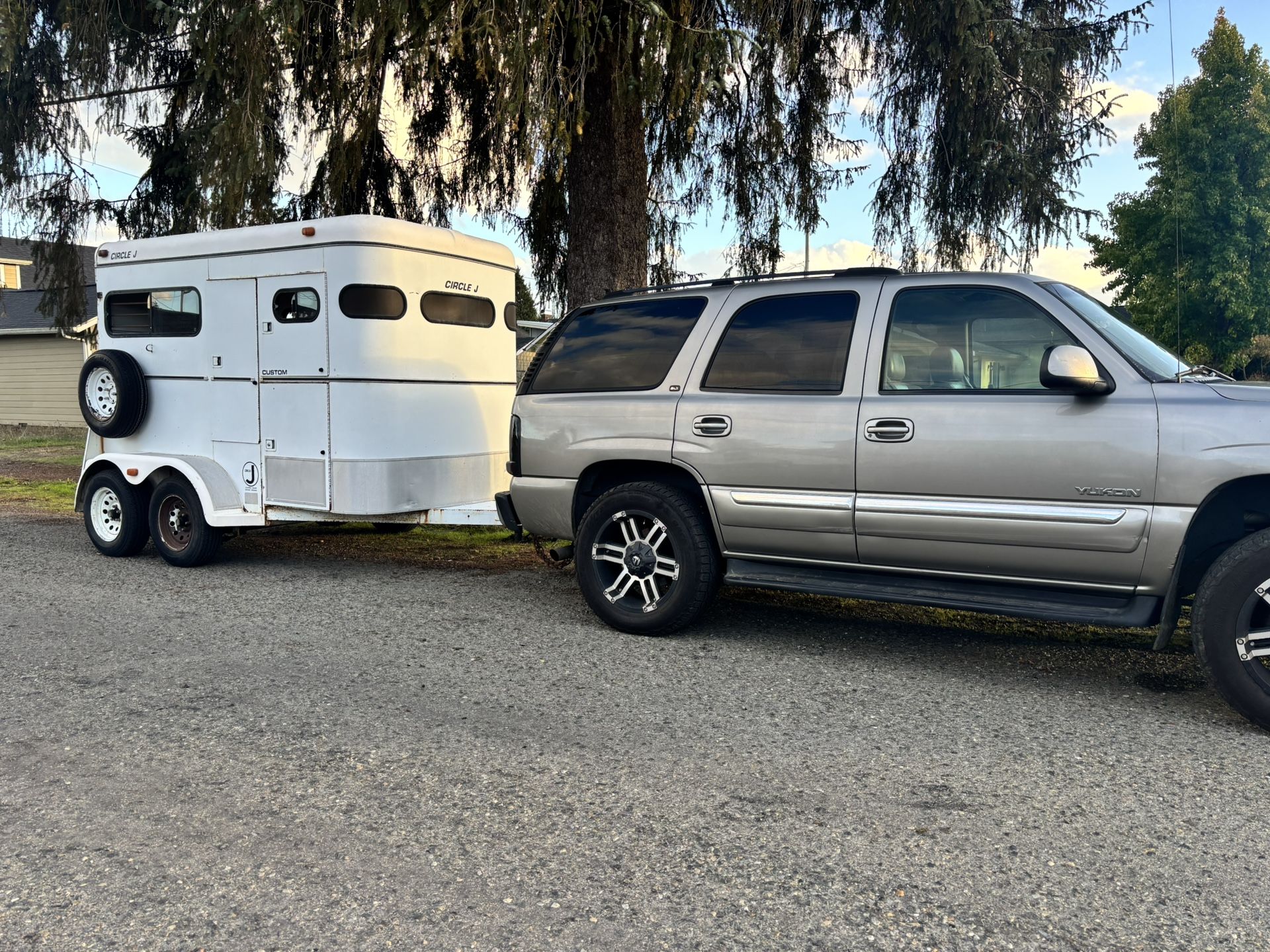 Circle J Horse Trailer 