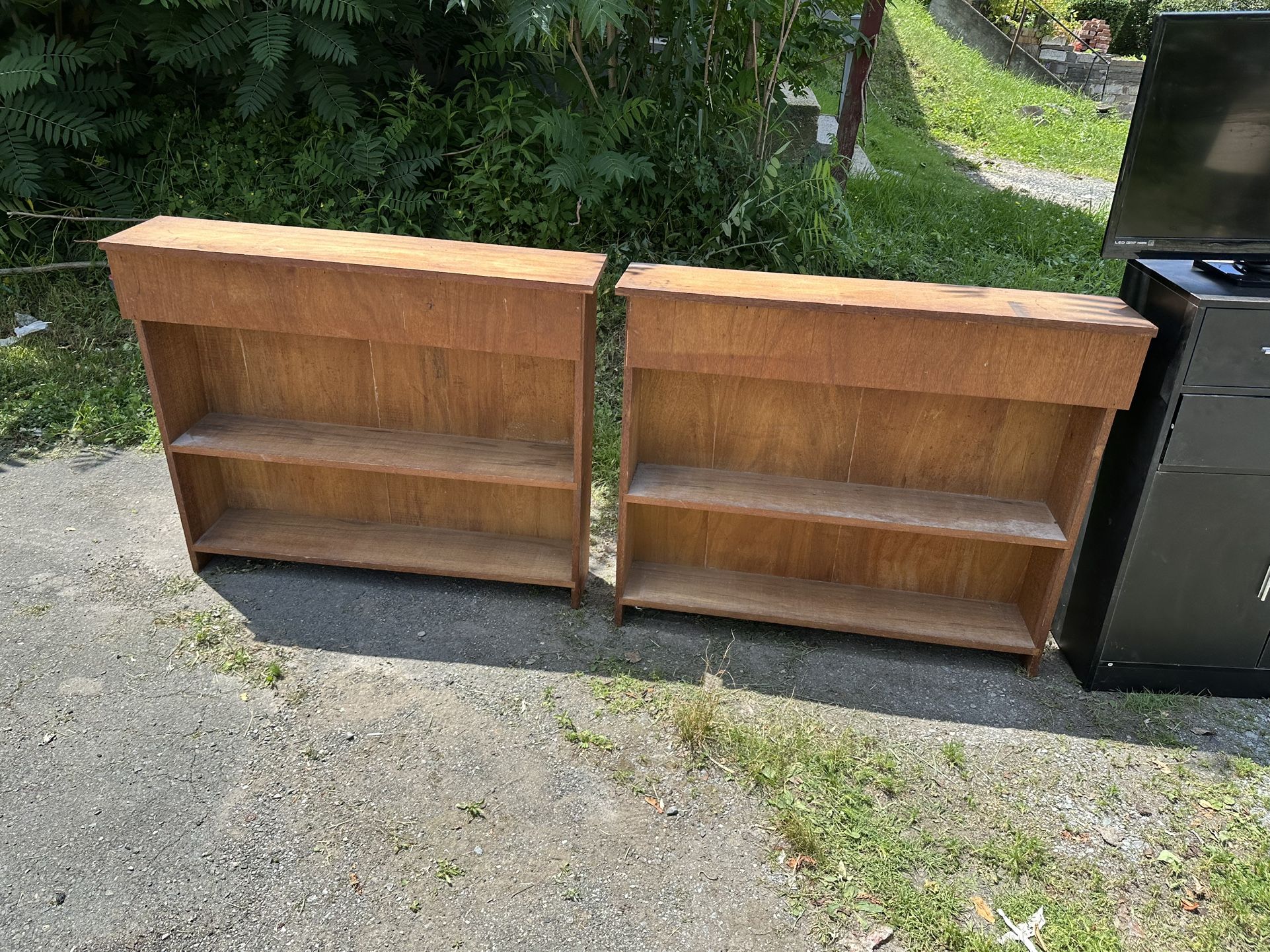 2 Shelf Bookshelf