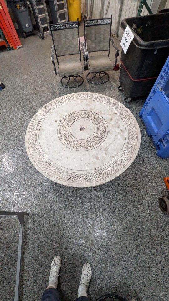 48 Inch Round Outdoor Dining Table With Umbrella Hole. 