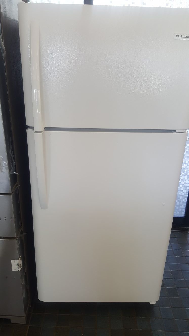 Whirlpool top and bottom refrigerator