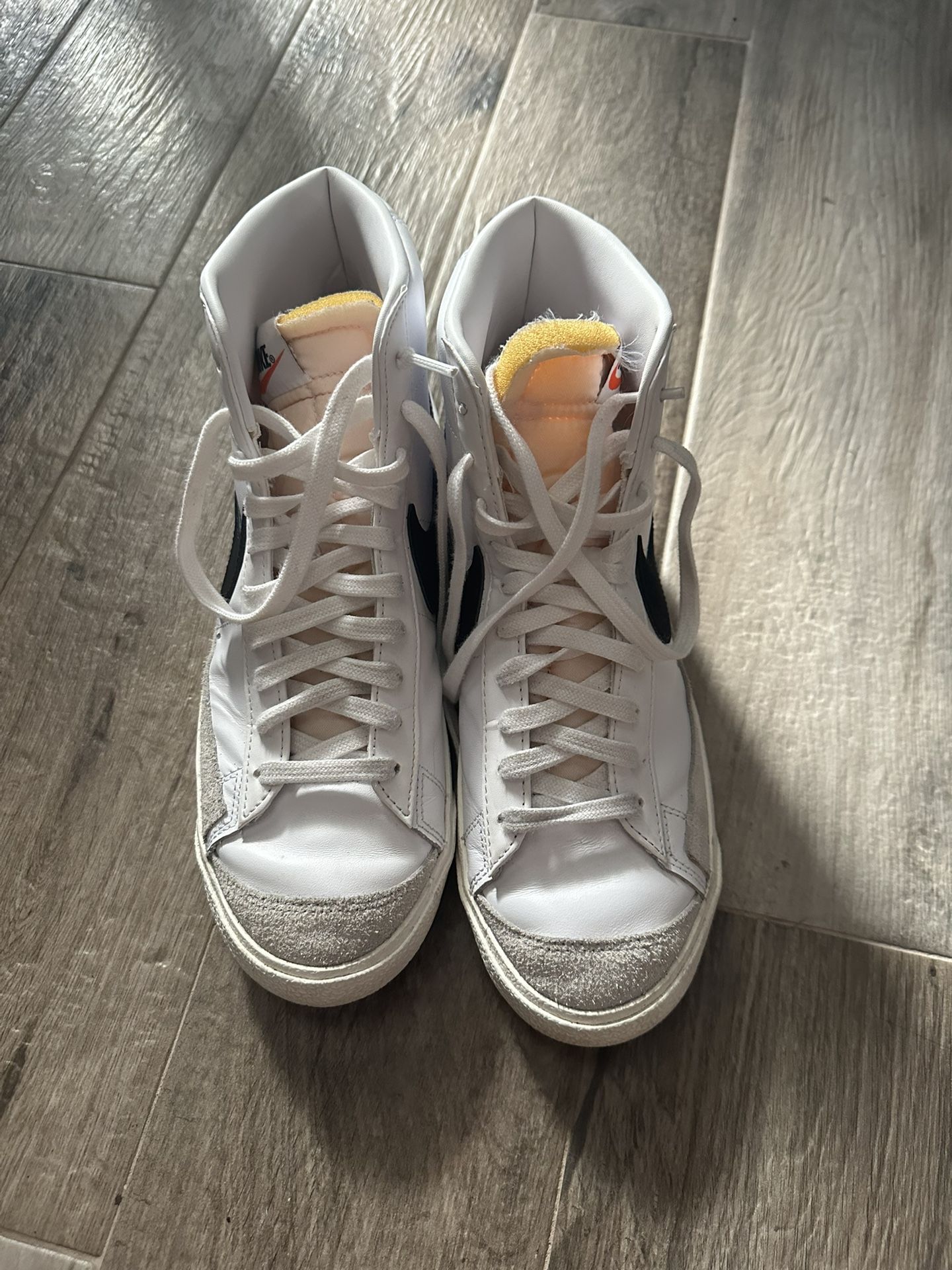 Men’s White Nike Blazers. Great Condition. Size 10