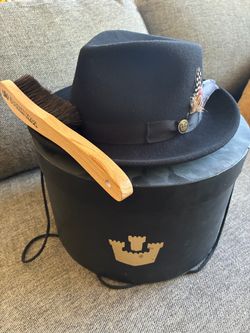 Goorin Bros Navy Felt Fedora Hat with Case