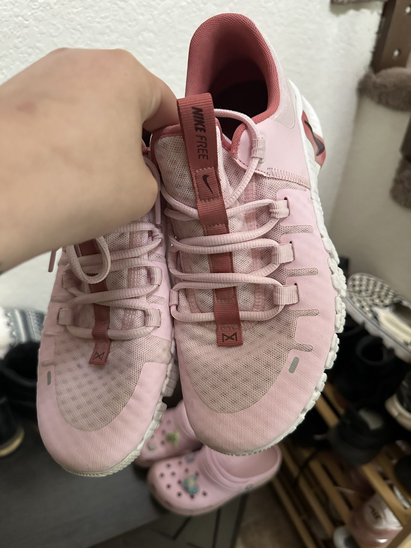 Pink Nike Metcon 5s Size 9