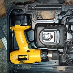 12V DEWALT DRILL 