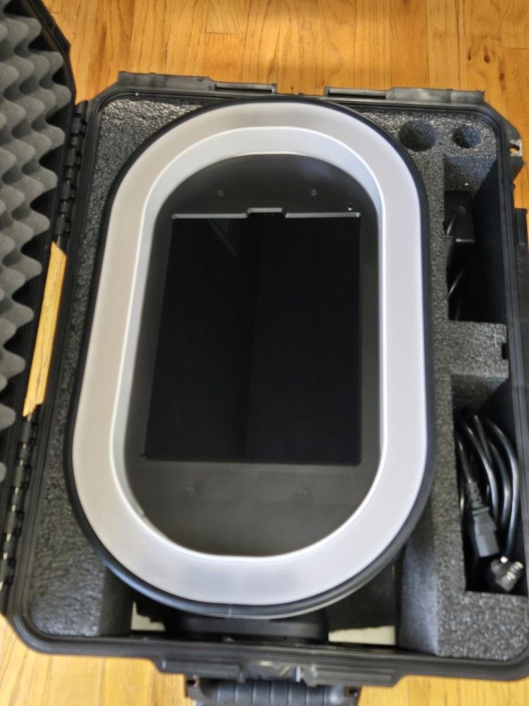 PBSCO SALSA IPAD PRO LED PHOTO BOOTH W/CASE