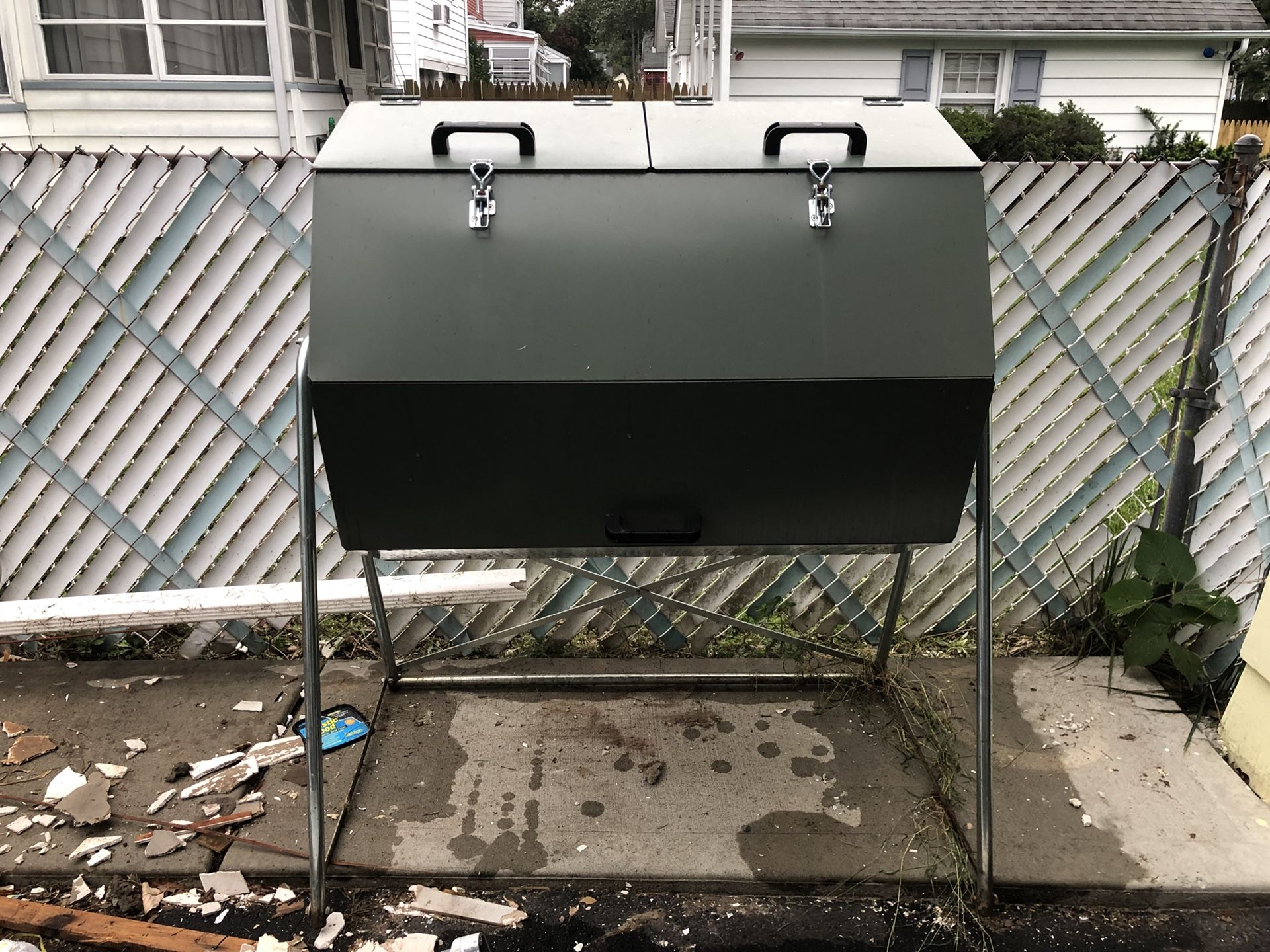 Jora 70 gallon 270 compost tumbler