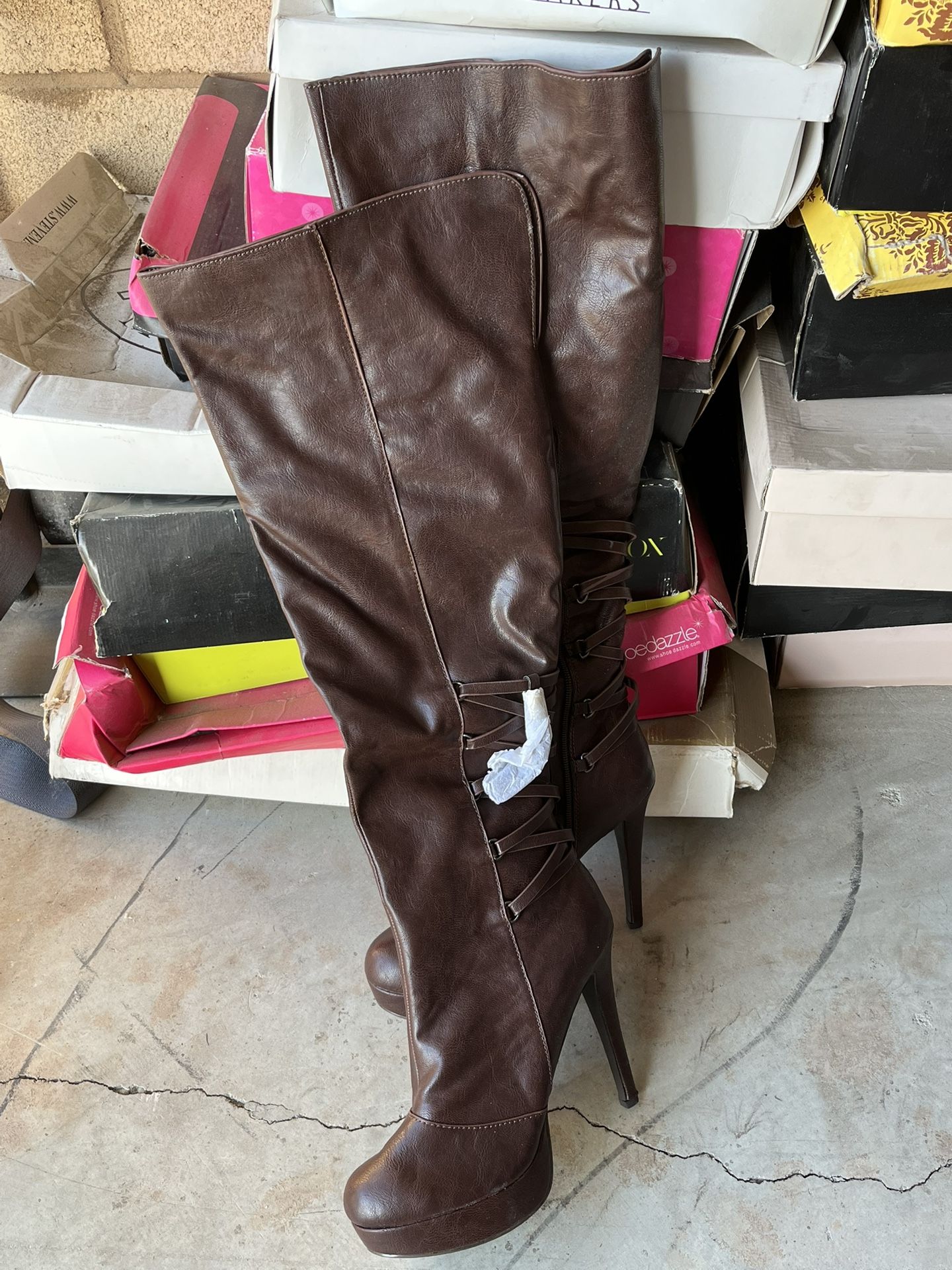Brown Knee-High Heeled Boots