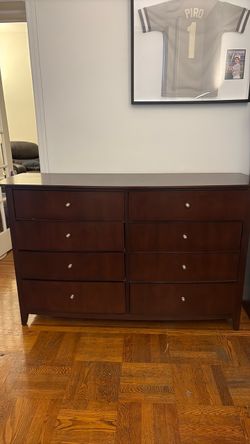 Wooden 8 drawer dresser