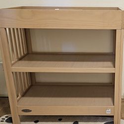 Graco Teddi Wooden Changing Table with Pad – JPMA Certified