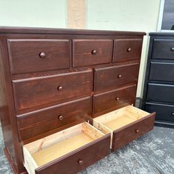 Pinewood Drawer Dresser