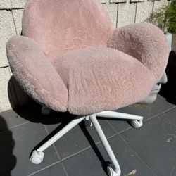 Cute Pink Fluffy Desk Chair / Vanity Chair On Wheels 
