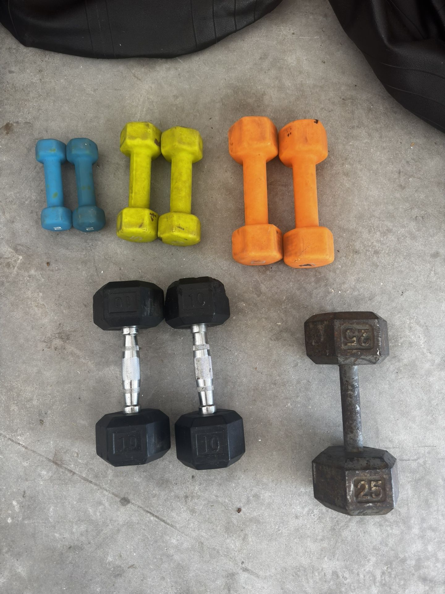 Dumbbells Set 95 Pounds In Total
