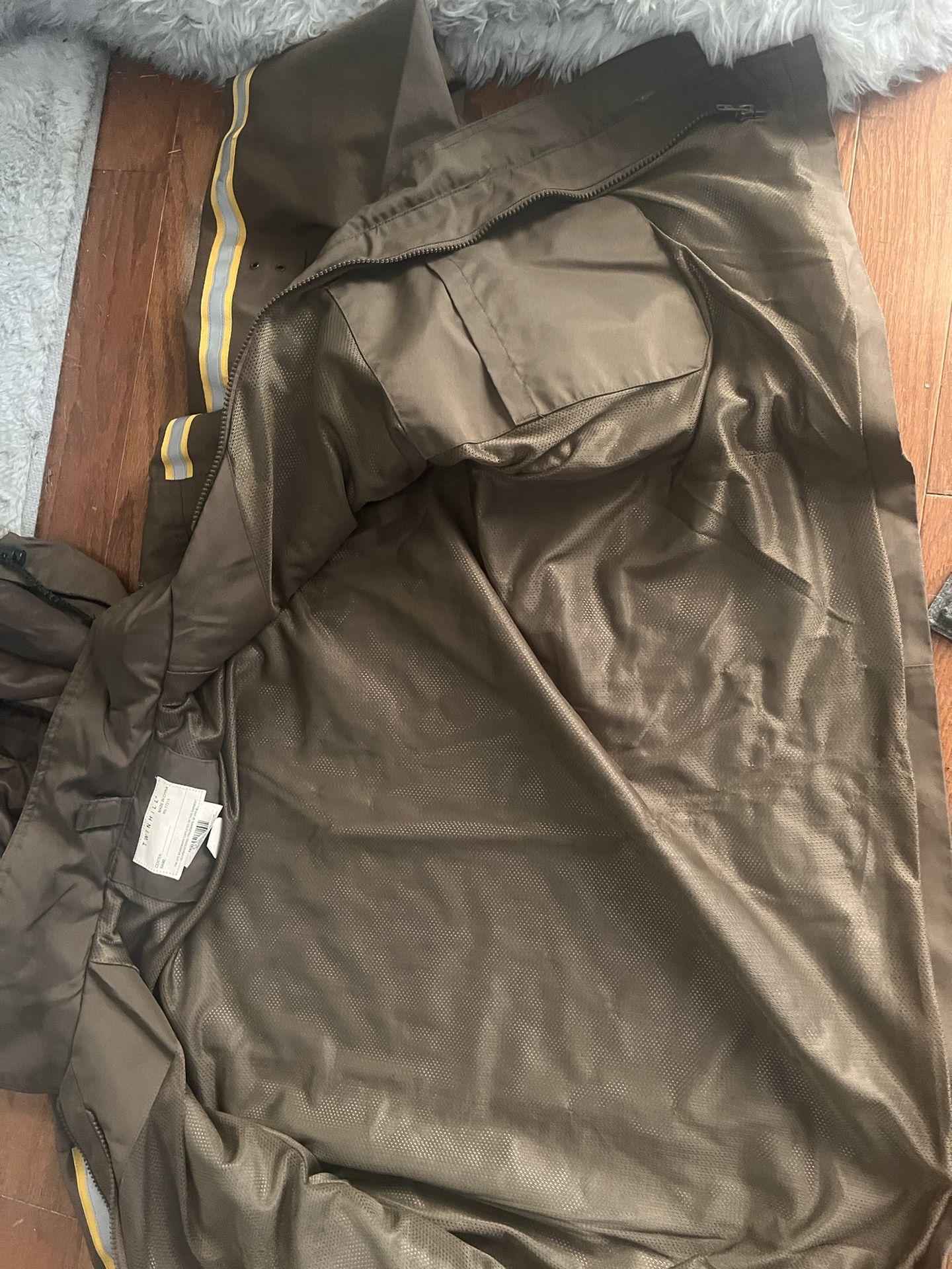 UPS Rain Jacket Large for Sale in San Antonio, TX - OfferUp