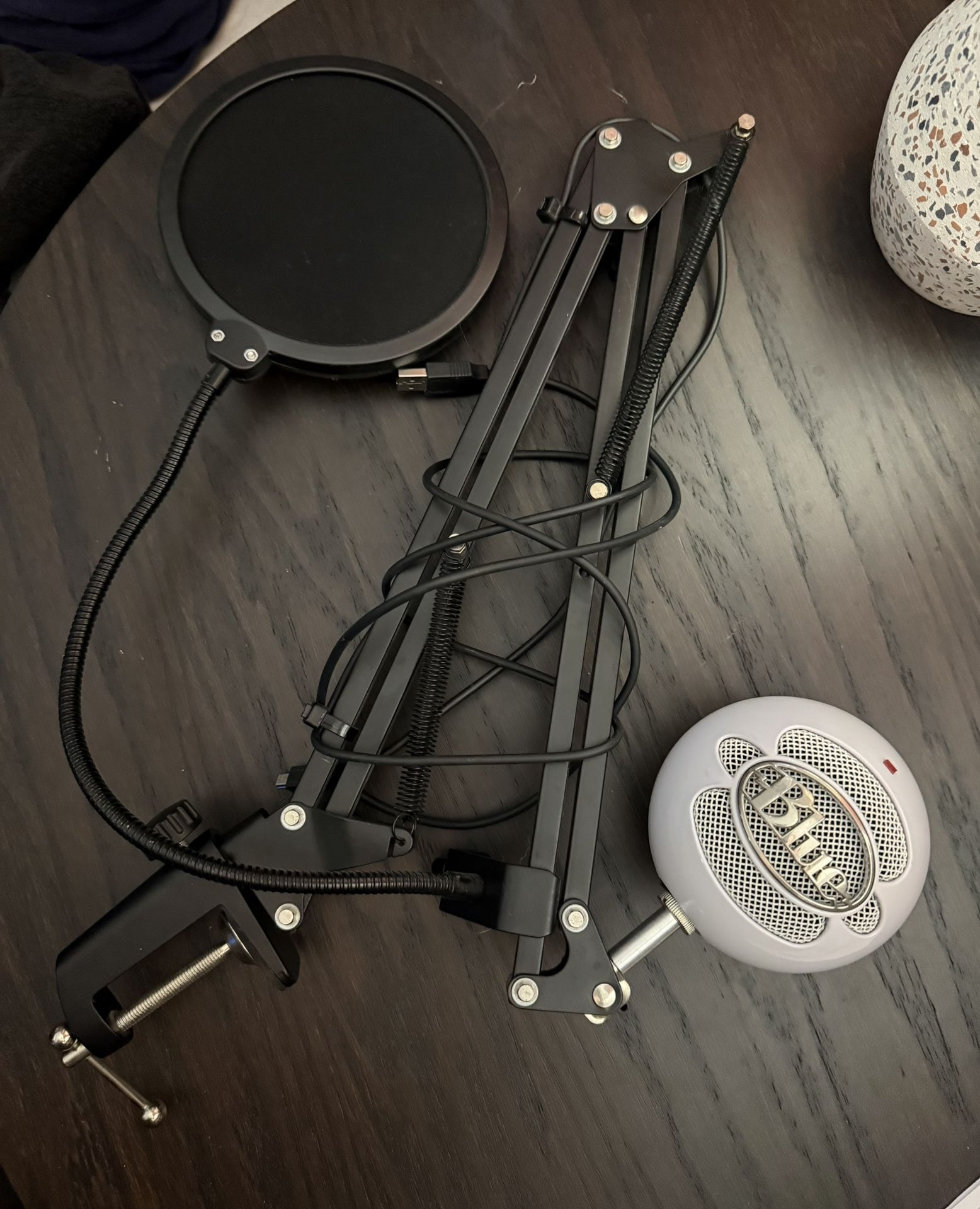 ‘Blue’ Snowball Microphone, Stand & Filter