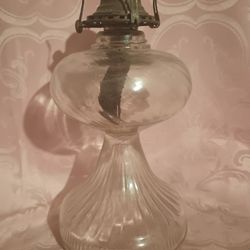 Eagle Swirl Base Oil Lamp 